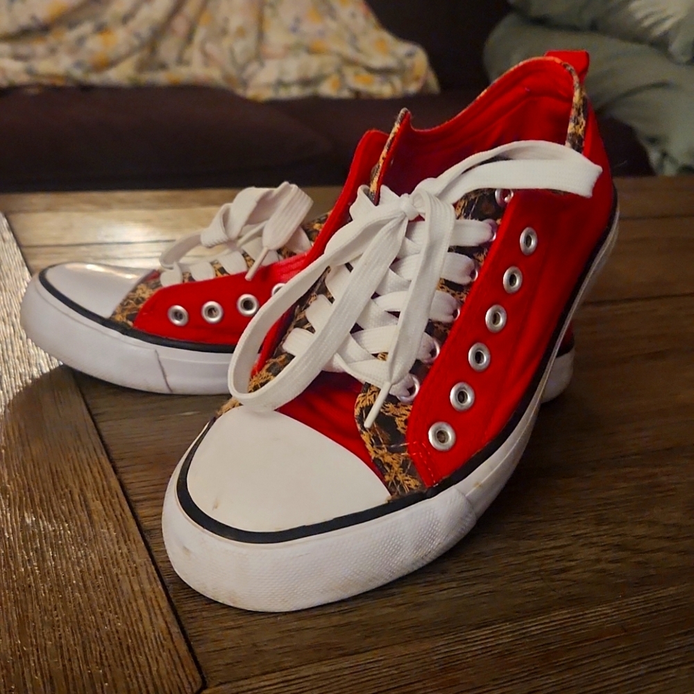 Adorable Twisted tennis shoes